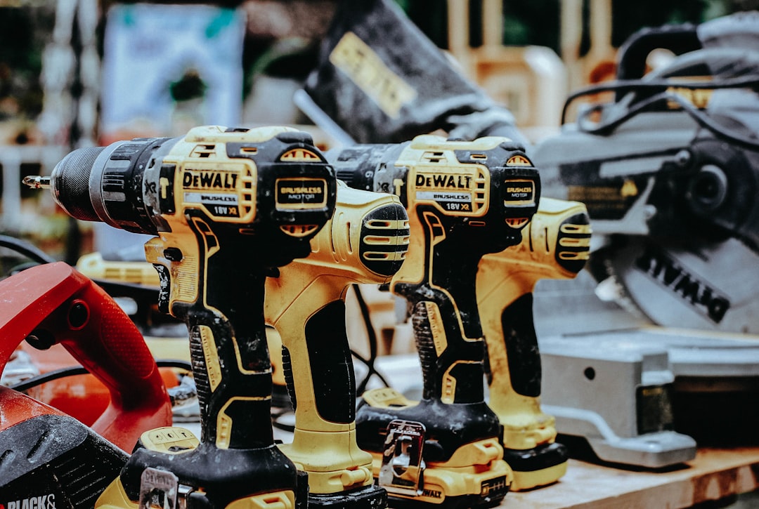 Elektrické vrtačky a nářadí DeWalt